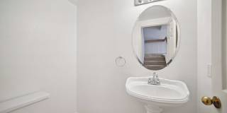 Spacious Townhome Located in the Highly Desirable Shadow Ridge Community of Oak Park Gallery 21
