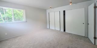 North Bothell 3 bdrm Townhome with private fenced yard Gallery 8