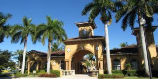 Furnished 2 bedroom 2 bathroom condo Gallery 21