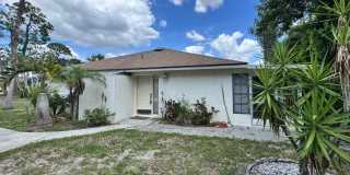 Annual unfurnished nicely renovated 2/2 villa near the Ringling Museum Gallery 1