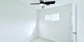 2706 Selden Street Gallery 12