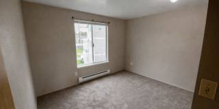 2 Week Special - 3BR Home w/ Garage, Yard & Fireplace Gallery 10