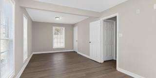 308 Caroline Avenue Gallery 18