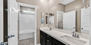 Stunning Next-Gen Home! 5 Bedrooms 5 Bathrooms In Gated Community! Gallery 25