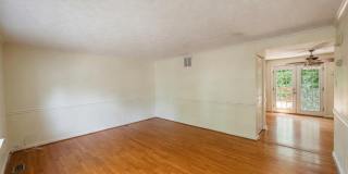8112 PARKDALE Court Gallery 4