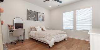 1316 S College Gallery 11