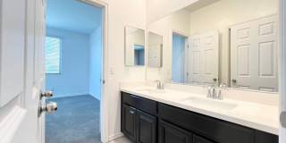 Beautiful 4-Bedroom Home with Dual Primary Suites in Henderson! Gallery 22
