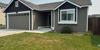 Quiet 3 Bed Home with Fenced Yard Gallery 1