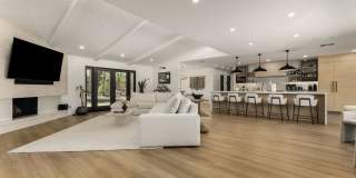 STUNNING. MODERN LUXURY OASIS In Scottsdale- 4 Bed/3 Bath plus Casita Gallery 1