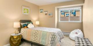 Beautiful Top Floor 2 Bed 2 Bath Condo in Factoria Beautiful Top Floor 2 Bed 2 Bath Condo in Factoria Gallery 4