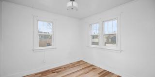 Remodeled 3BR/2BA Brick Bungalow - Fireplace, Finished Basement & Garage Gallery 8
