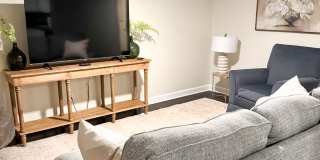 807 Park Lane Gallery 1