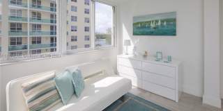 5005 Collins Ave Gallery 10