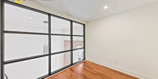 Charming 2/1 loft-style condo in the heart of Historic Downtown Charleston! Gallery 12