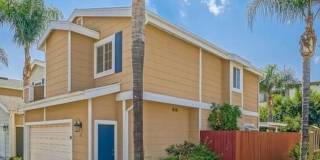3 bedroom townhome in Northridge Gallery 1