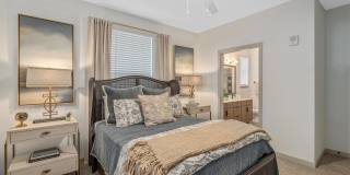 Portier at Midtown Gallery 11