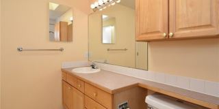 Top Floor 2bed/1.25bath Condo w/Secure Parking Gallery 12