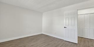 Pierce Beach Premier Apartments at Woodland Condominium Gallery 14