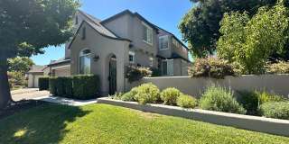 Gorgeous and Spacious 4BR/3BA Home in Petaluma Gallery 1