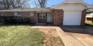 3 bed, 1.5 bath, 1 car garage Gallery 1