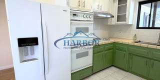 827 W. 22nd Street Gallery 11