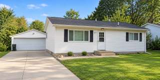 3-Bed House - 1417 Starview Dr in Cedar Falls Gallery 1