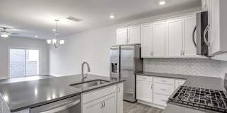 3/2.5 Townhome Close to Southpoint w/ Garage! Gallery 12