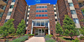 Twin Lake Towers Apartments Gallery 12