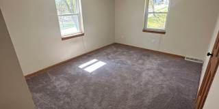Charming 2BD/1BA Townhome in Burlington’s New North End Gallery 3