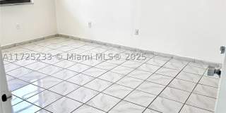 5701 Collins Ave Gallery 12