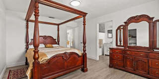 Stunning Waterfront Home - Treasure Island! 3bed| 2bath Gallery 21