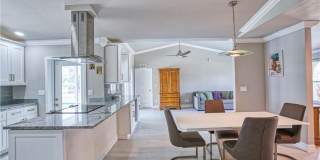 911 SW 3rd Avenue Gallery 11