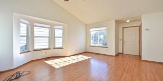 Updated 3bed 3bath home in D20 Schools! Gallery 5