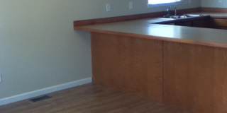 4 Bedroom 2 Bathroom House - Close to MSU Campus Gallery 5