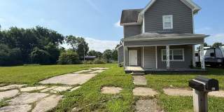 1521 & 1521 1/2 E Kirby Ave (AARC Management, LLC) 1521 & 1521 1/2 E Kirby Ave (AARC Management, LLC) Gallery 18