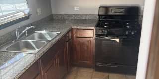 4Br 2Ba Tri-level home Gallery 5