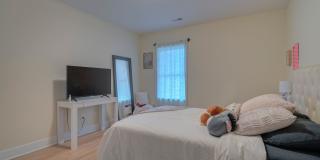 Furnished - 4- Bedroom Townhome - Perfect for Roommates Gallery 13