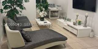 945 NE 33rd Ter Gallery 2