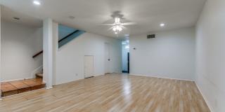 2-BEDROOM TOWNHOME IN ALAMO HEIGHTS Gallery 6