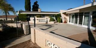 Mid-Century Modern 3Br 2Ba on 1/2ac with View! Gallery 3