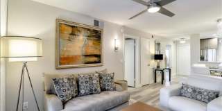 FURNISHED OPTIONAL 2 BEDROOM REMODELED CONDO ON 1ST FLOOR! Gallery 7