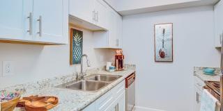 Nob Hill Apartments Gallery 14