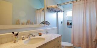 427 12th St Gallery 28