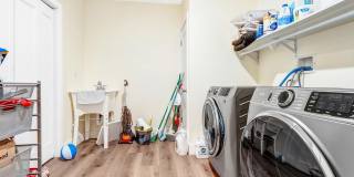 450 Wells Avenue Gallery 37