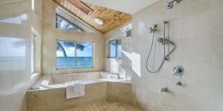 Luxury 5BR Oceanfront Home w/ Private Pool & Beach Access: Konishiki Beachhouse Luxury 5BR Oceanfront Home w/ Private Pool & Beach Access: Konishiki Beachhouse Gallery 18