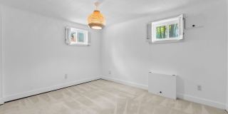 Modern Comfort & Prime Location in Alexandria! Gallery 21