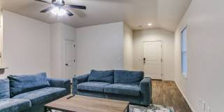 Modern 3BR/2BA Duplex | All Utilities Included | Downtown Edmond Gallery 7