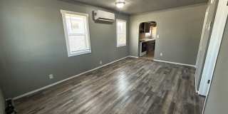 3 bedroom house close to shopping. Gallery 3