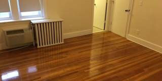 Nice 2 bed in Brookline Gallery 13