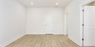 42086 PICASSO Square Gallery 27
